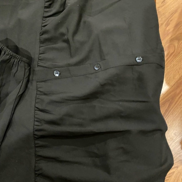 LOGO By Lori Goldstein NWOT Black Long-sleeved Blouse with ruffle bottom - Picture 5 of 5